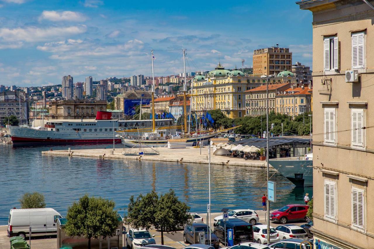 Porto Marina Apartments Fiume Esterno foto